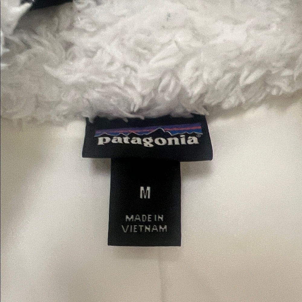 Women’s Patagonia Soft White Fleece Vest - Picture 3 of 5